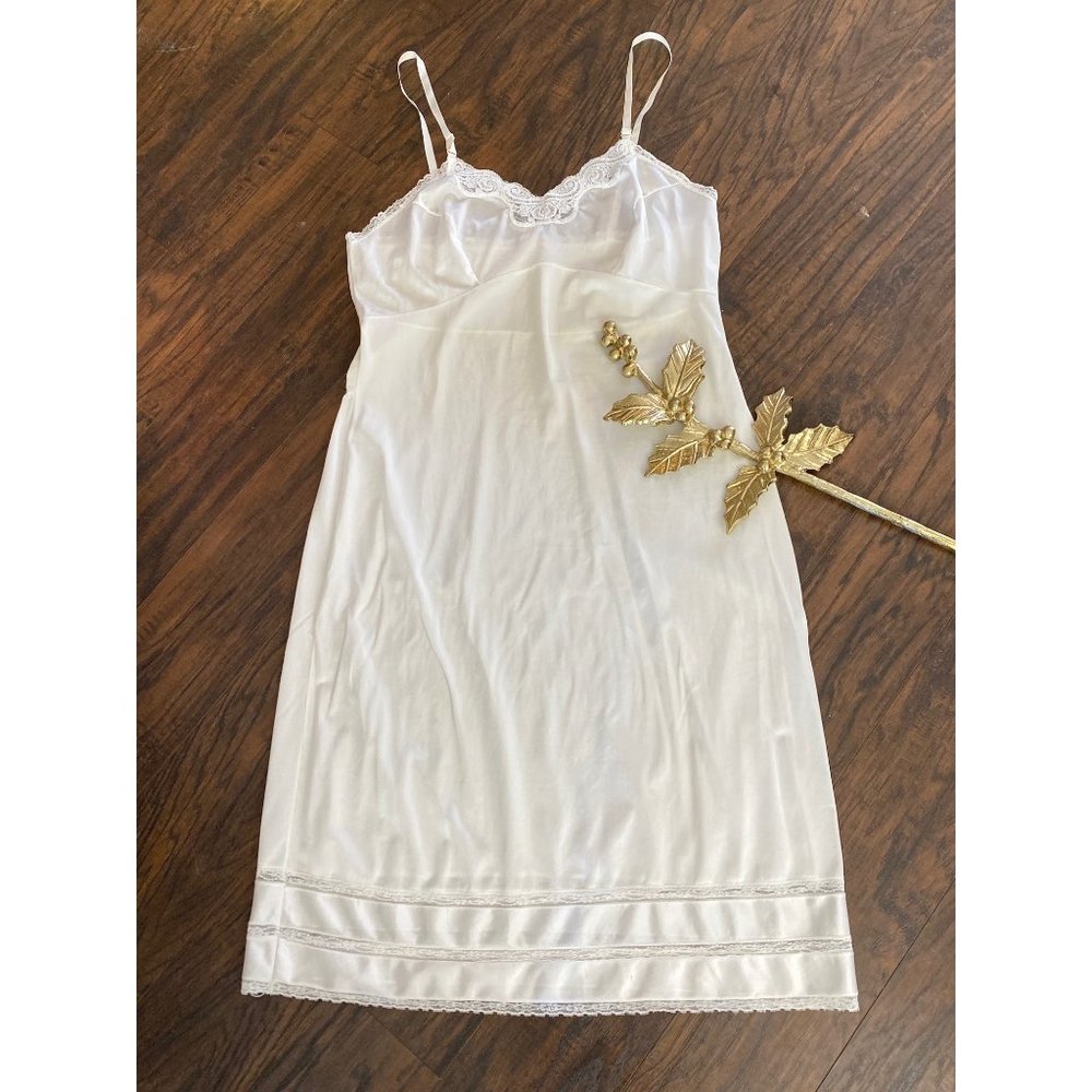 Vintage Adonna 38 Nylon Slip Dress Nightgown Farmhouse Cottage Core Lace Trim - Picture 3 of 8